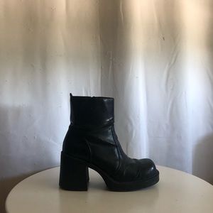 cathy jean bratz round toe black boots